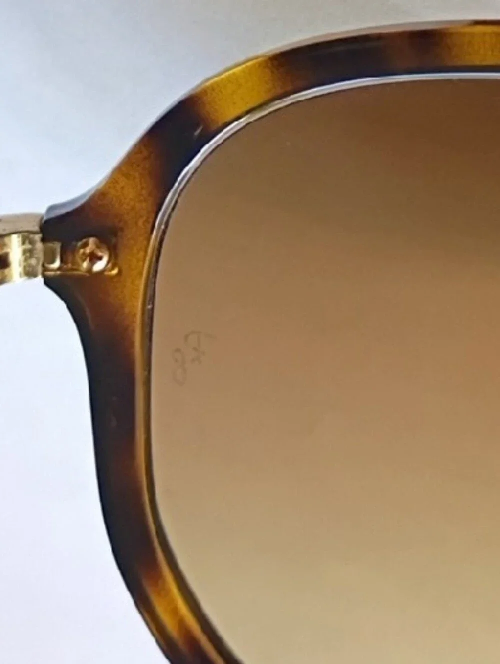Authentic Ray-Ban Men Brown Tortoiseshell Frame Sunglasses  Gold Bridge RB 4273